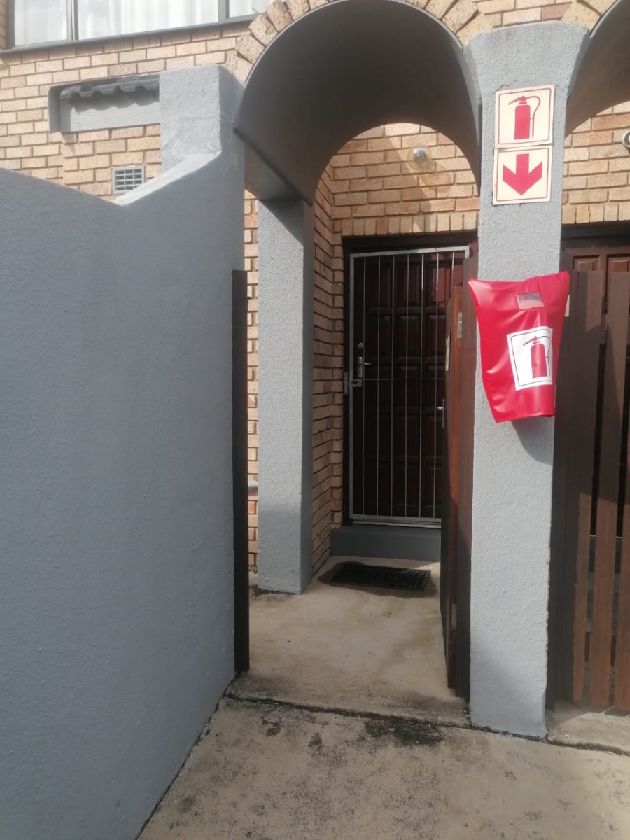 2 Bedroom Property for Sale in Beacon Bay Eastern Cape